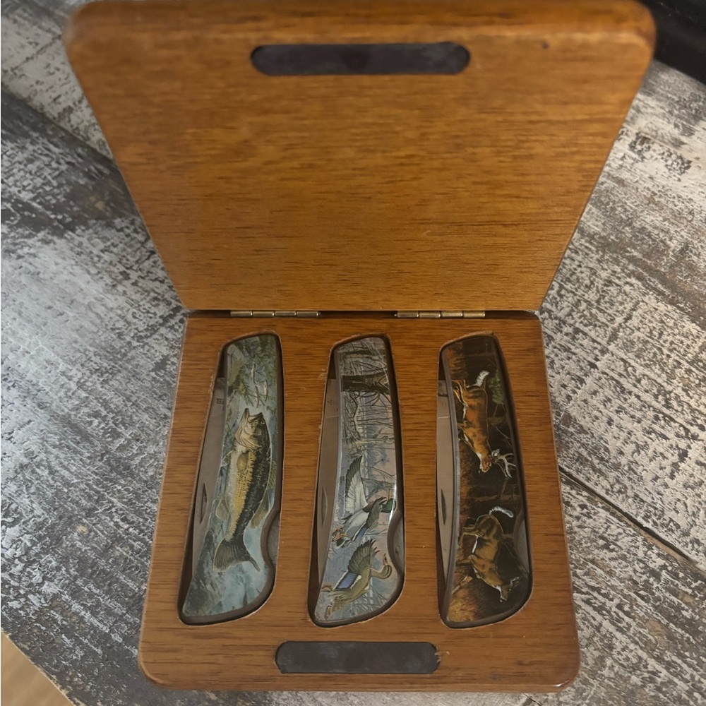 Men's Hunting and Fishing Pocket Knife Set in Brown Wood Case